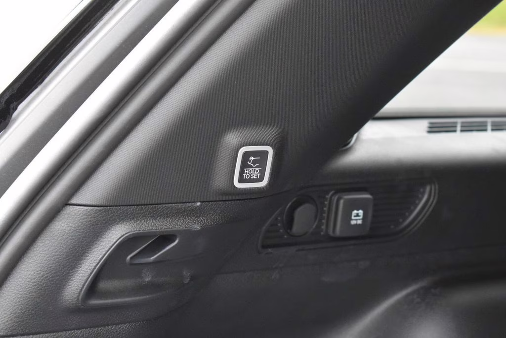 2025 Diamond Black Crystal Pearlcoat Jeep Grand Cherokee Altitude X 4X4 SUV