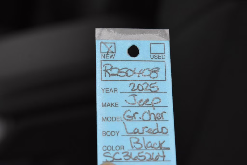 2025 Diamond Black Crystal Pearlcoat Jeep Grand Cherokee Altitude X 4X4 SUV