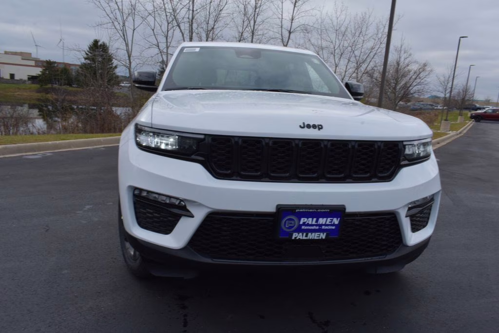 2025 Bright White Clearcoat Jeep Grand Cherokee Limited 4X4 SUV