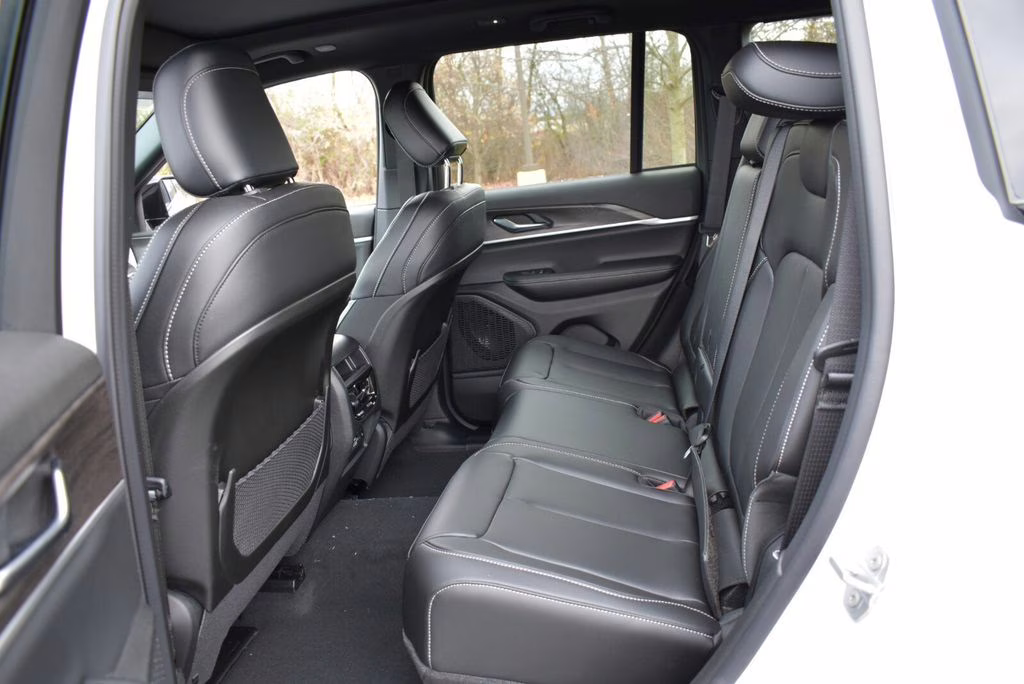 2025 Bright White Clearcoat Jeep Grand Cherokee Limited 4X4 SUV