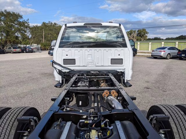 2026 Oxford White Ford Super Duty F-450 DRW XL 4X4 Chassis