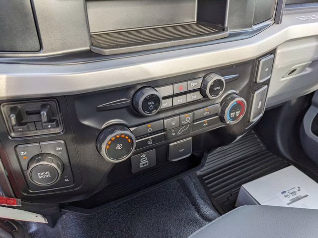 2026 Oxford White Ford Super Duty F-450 DRW XL 4X4 Chassis