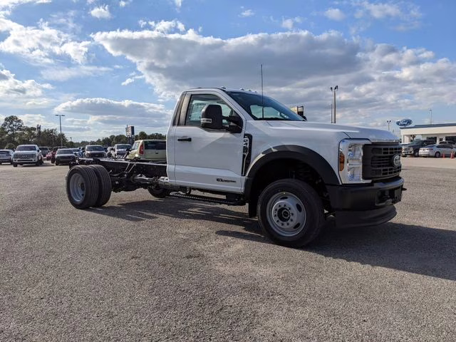 2026 Oxford White Ford Super Duty F-450 DRW XL 4X4 Chassis