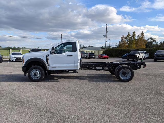 2026 Oxford White Ford Super Duty F-450 DRW XL 4X4 Chassis