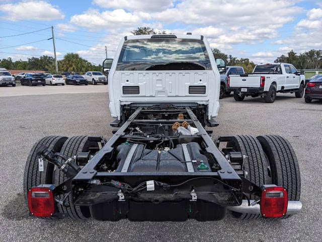 2026 Oxford White Ford Super Duty F-550 DRW XL 4X4 Chassis