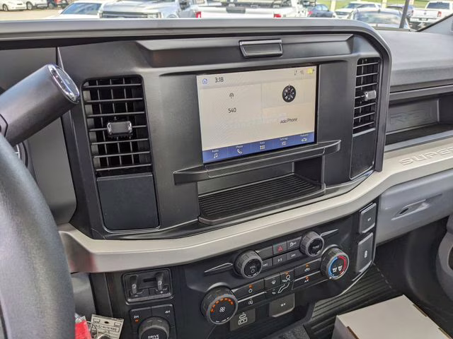 2026 Oxford White Ford Super Duty F-550 DRW XL 4X4 Chassis