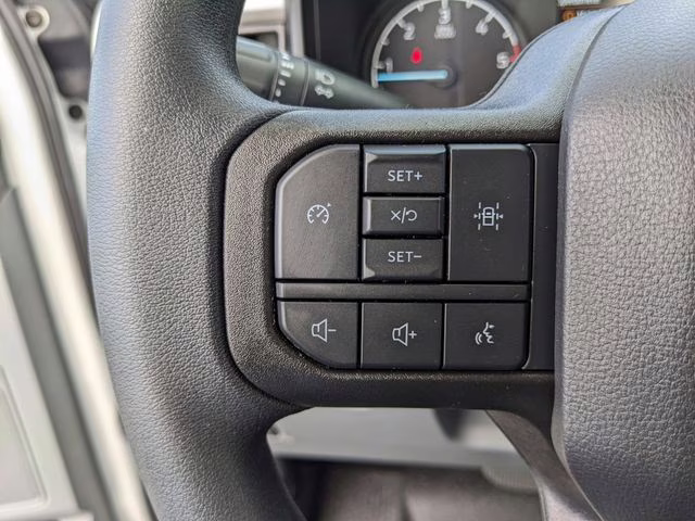 2026 Oxford White Ford Super Duty F-550 DRW XL 4X4 Chassis