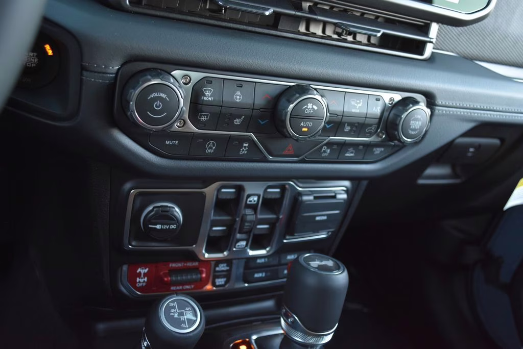 2026 Anvil Clear Coat Jeep Wrangler Rubicon X 4X4 SUV