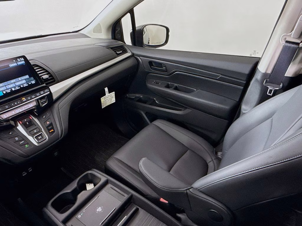2025 Crystal Black Pearl Honda Odyssey EX-L FWD Van