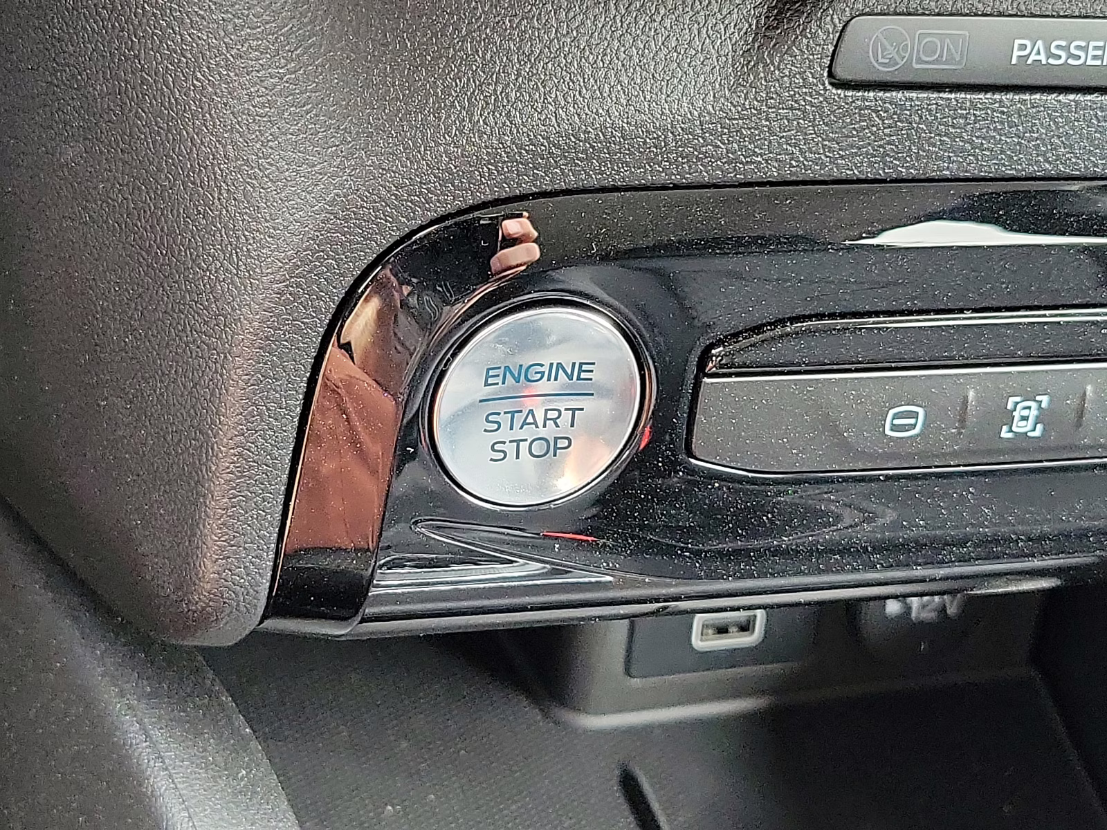 2024 Agate Black Metallic - UM Ford Escape PHEV FWD