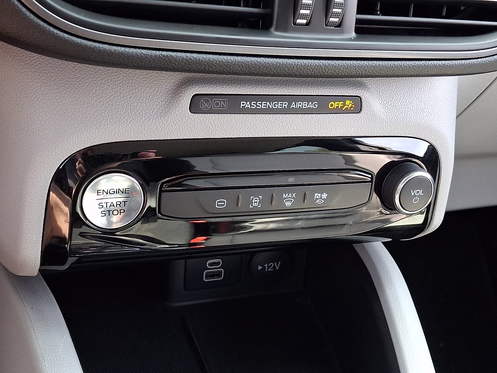 2024 Iconic Silver Metallic - JS Ford Escape PHEV FWD