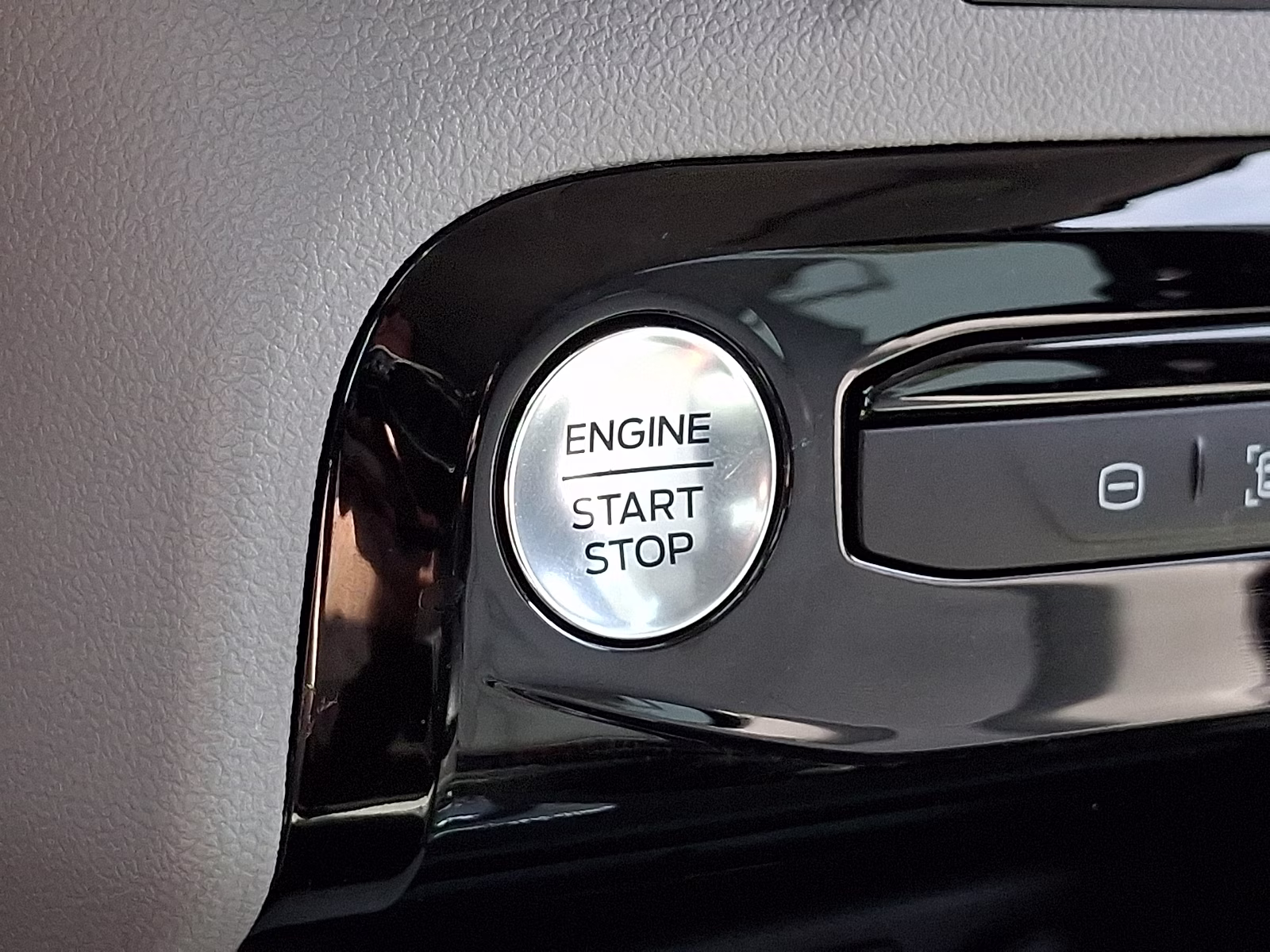 2024 Iconic Silver Metallic - JS Ford Escape PHEV FWD