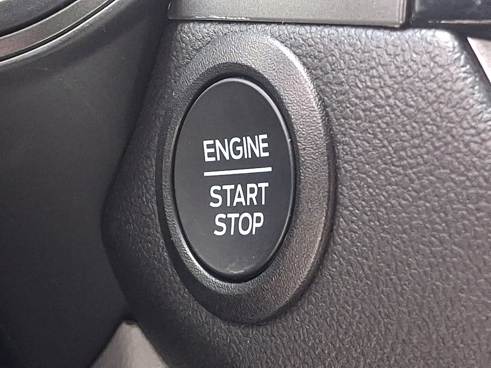 2026 agate black metallic - UM Ford Escape Active FWD