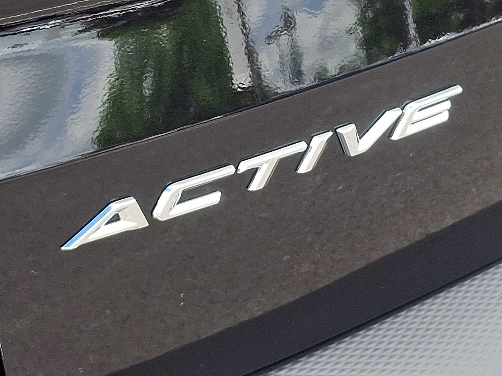 2026 agate black metallic - UM Ford Escape Active FWD