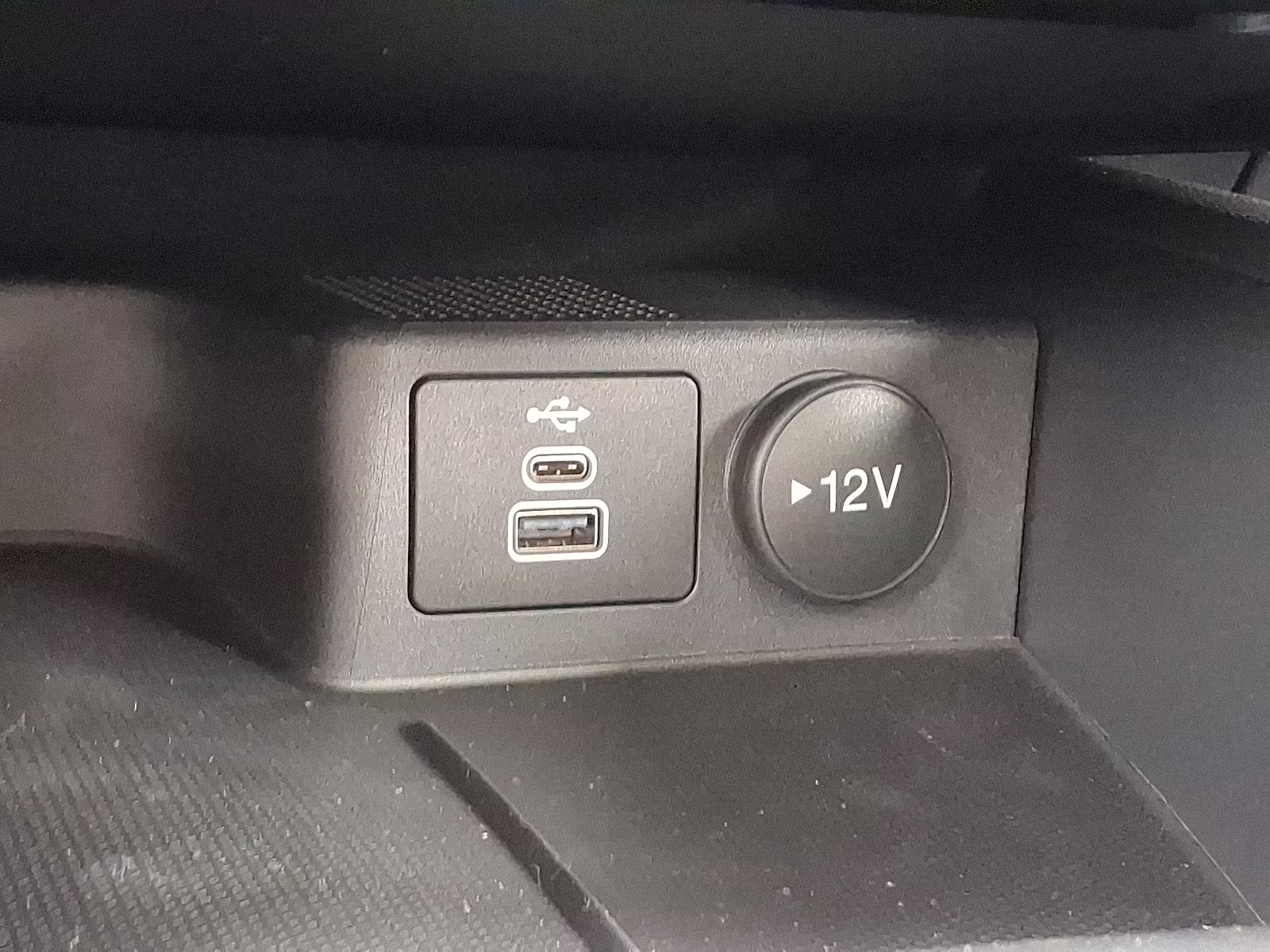 2025 Rapid Red Metallic Tinted Clearcoat - D4 Ford Escape ST-Line Select AWD