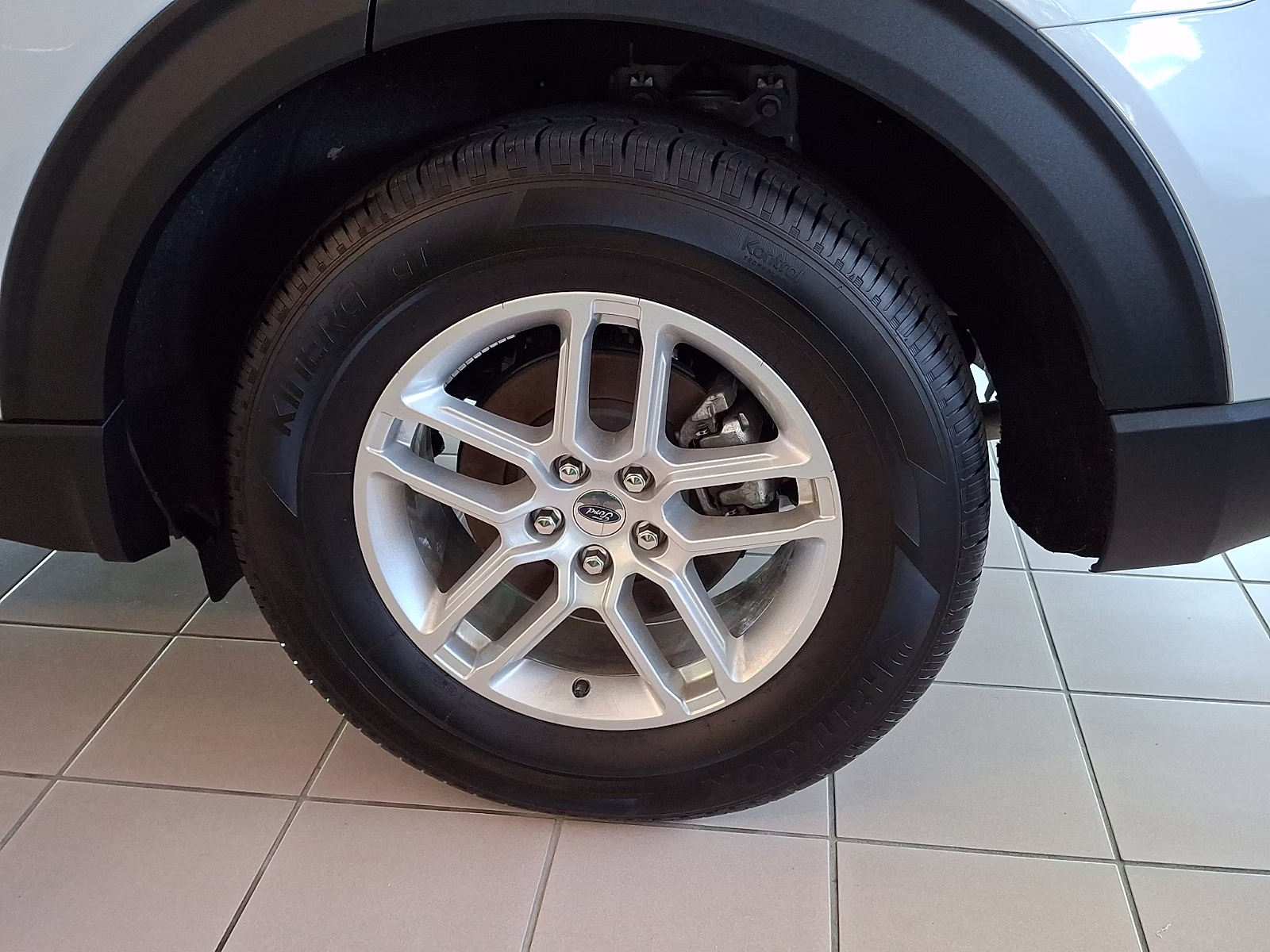 2026 Space White Metallic - A3 Ford Explorer Active 4X4