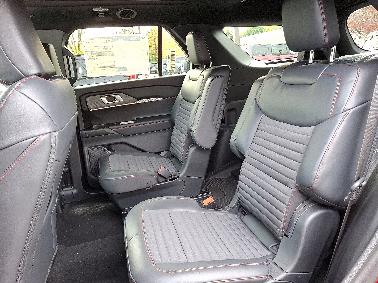 2026 Rapid Red Metallic Tinted Clearcoat - D4 Ford Explorer ST-Line 4X4