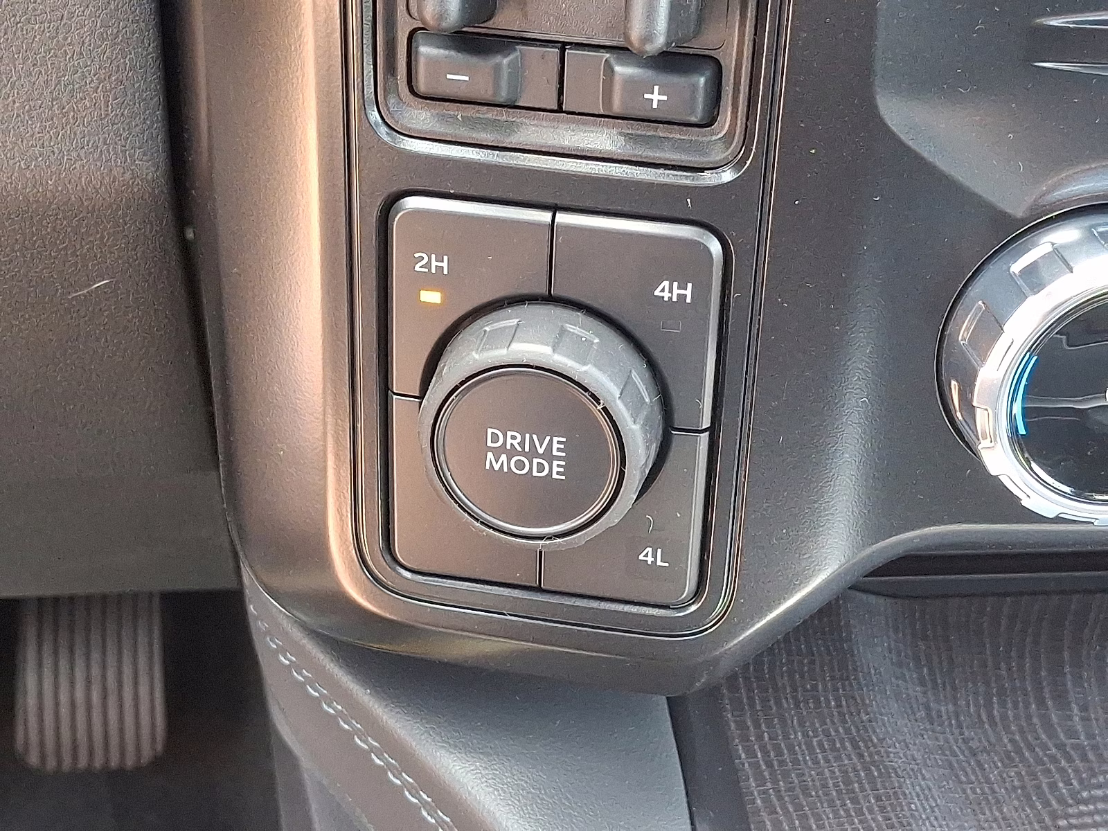 2025 Avalanche - DR Ford Super Duty F-250 SRW Platinum 4X4