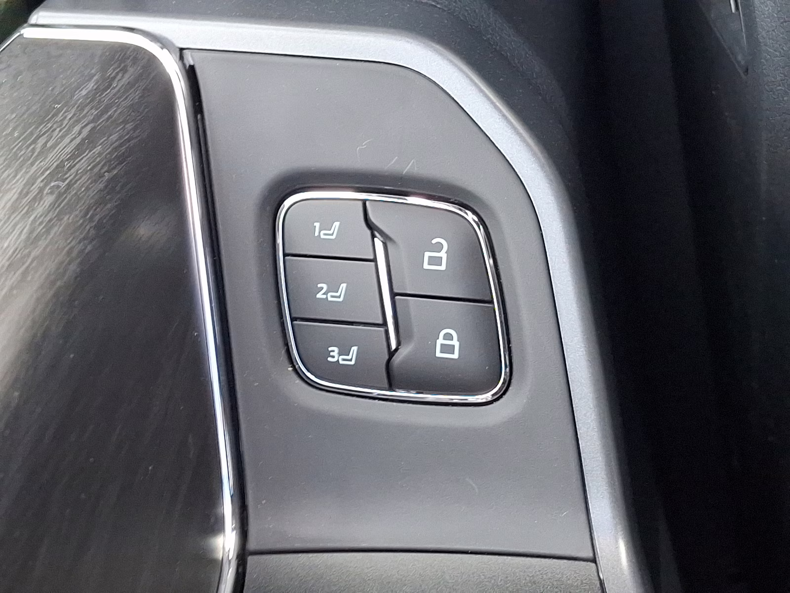 2025 Agate Black Metallic - UM Ford F-150 LARIAT 4X4