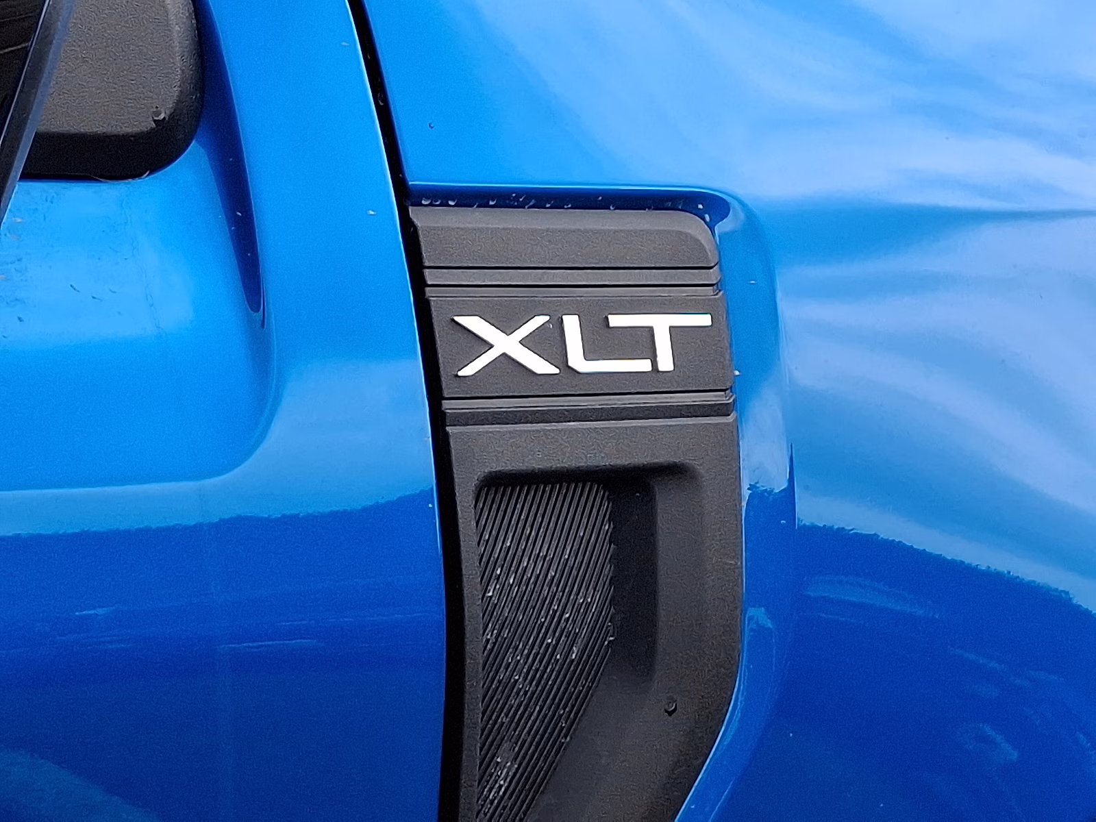 2025 Velocity Blue - E7 Ford Maverick XLT FWD