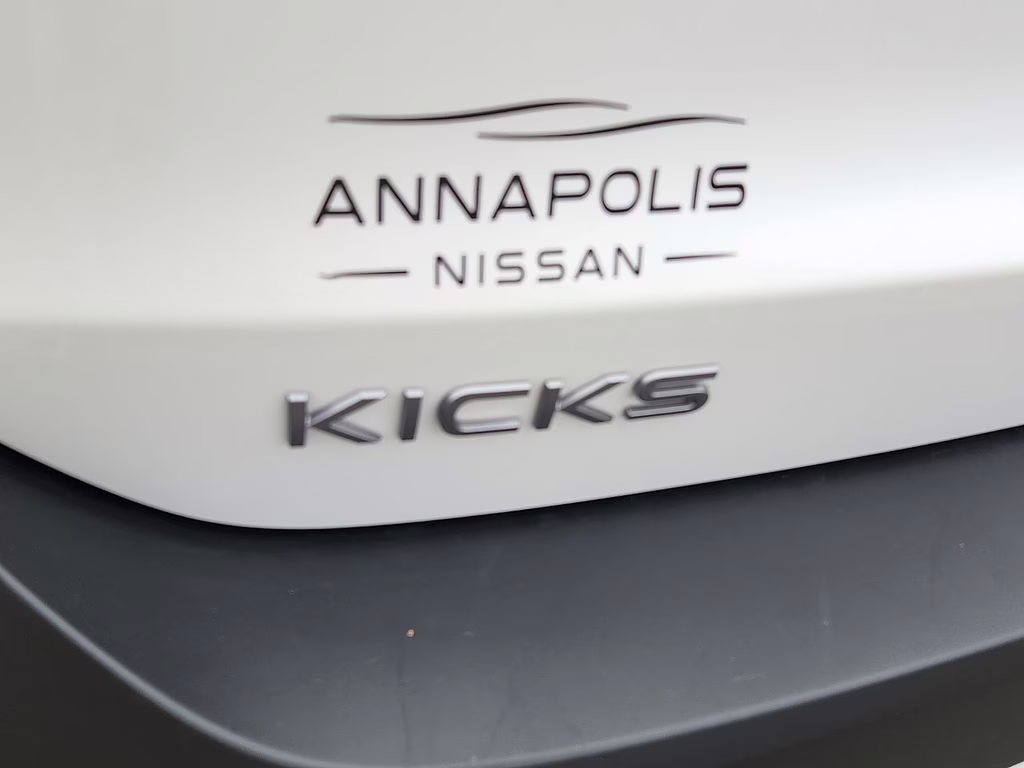 2026 Aspen White Tricoat Nissan Kicks SR AWD SUV