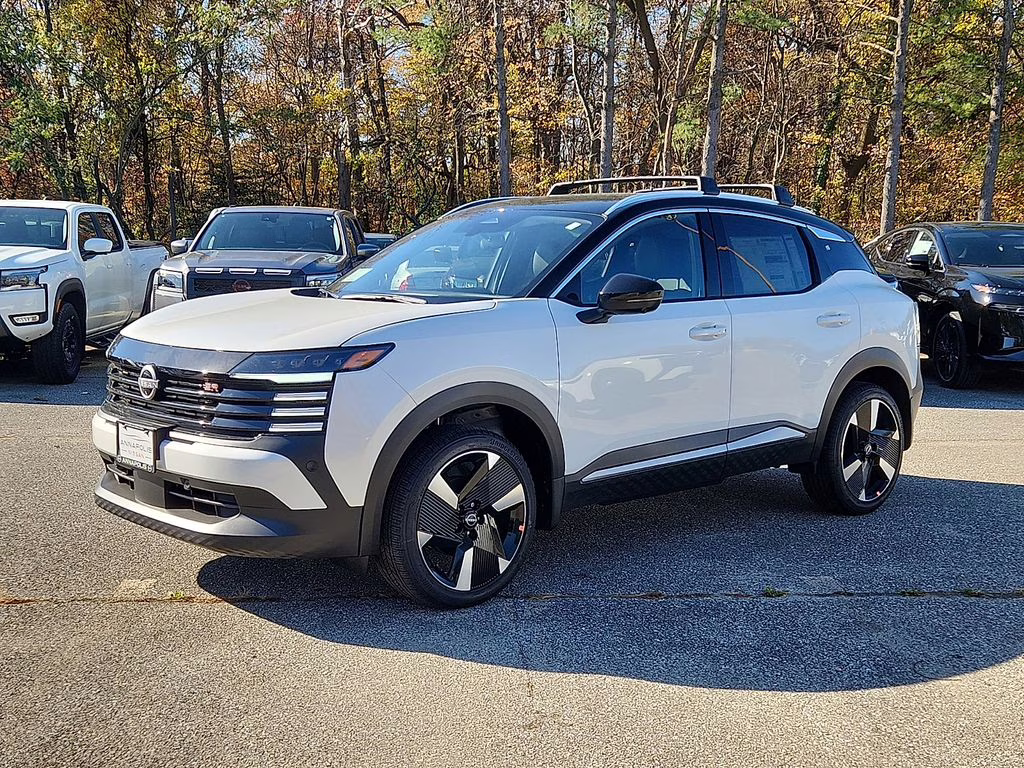 2026 Aspen White/Super Black Nissan Kicks SR AWD SUV