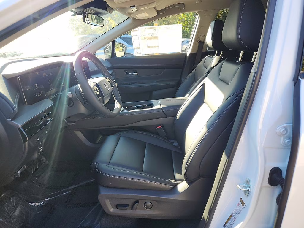 2026 Everest White Pearl Tricoat Nissan Murano SV AWD SUV