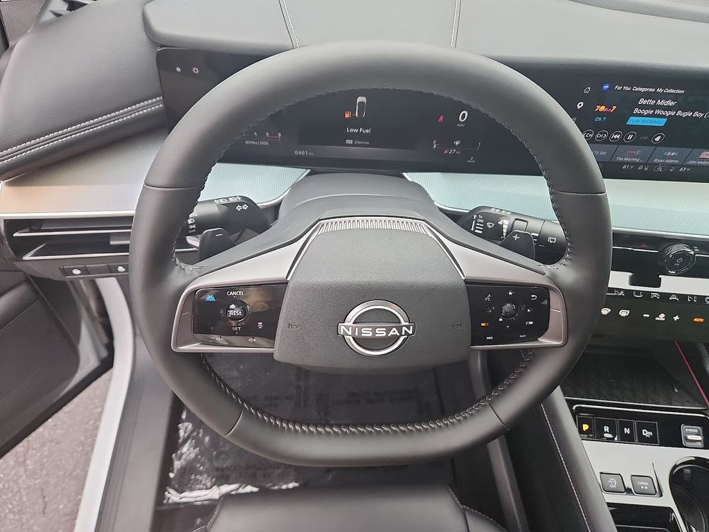 2025 Everest White Pearl Tricoat/Super Black Nissan Murano SL AWD SUV