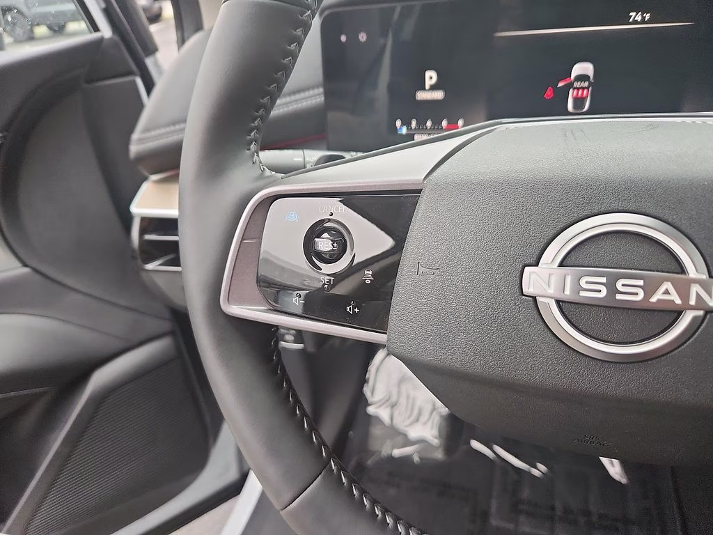 2025 Everest White Pearl Tricoat/Super Black Nissan Murano SL AWD SUV
