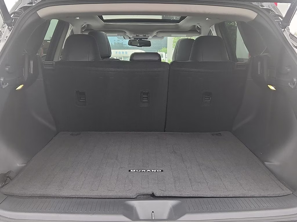 2025 Everest White Pearl Tricoat/Super Black Nissan Murano SL AWD SUV