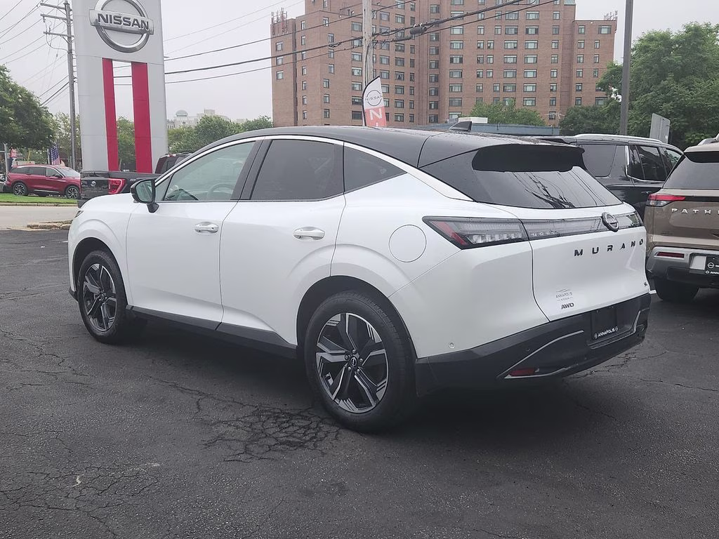 2025 Everest White Pearl Tricoat/Super Black Nissan Murano SL AWD SUV