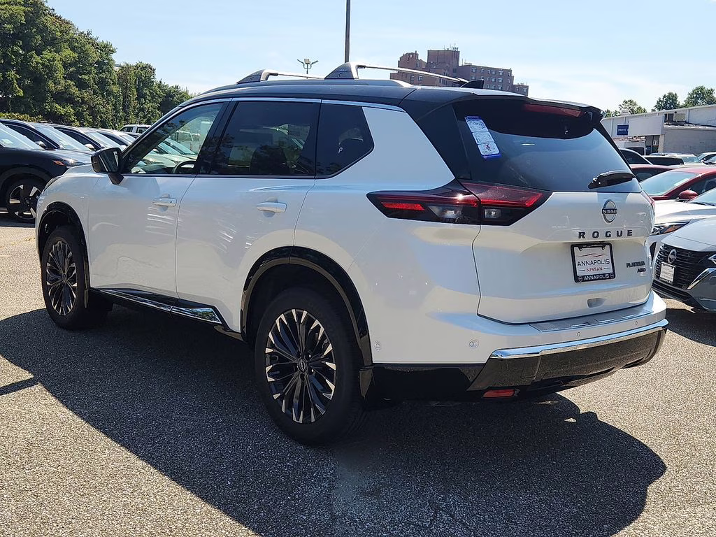 2026 Everest White Pearl/Super Black Nissan Rogue Platinum AWD SUV