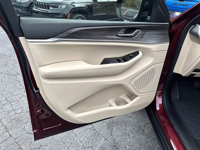 2025 Velvet Red Pearlcoat Jeep Grand Cherokee Limited RWD SUV