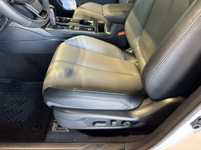 2026 Crystal White Pearl Subaru Outback Premium AWD SUV