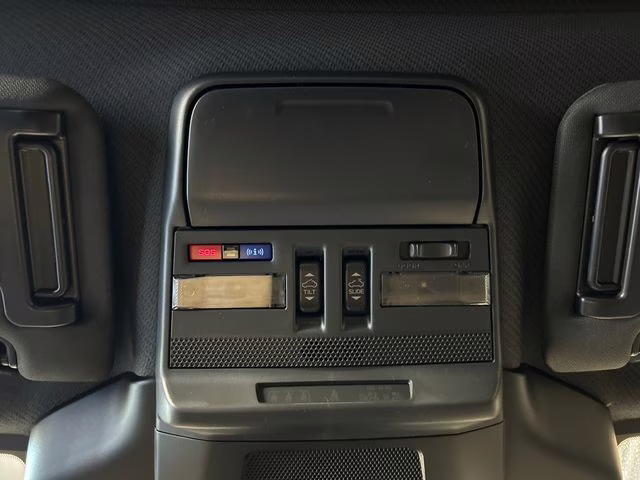 2026 Crystal White Pearl Subaru Outback Premium AWD SUV