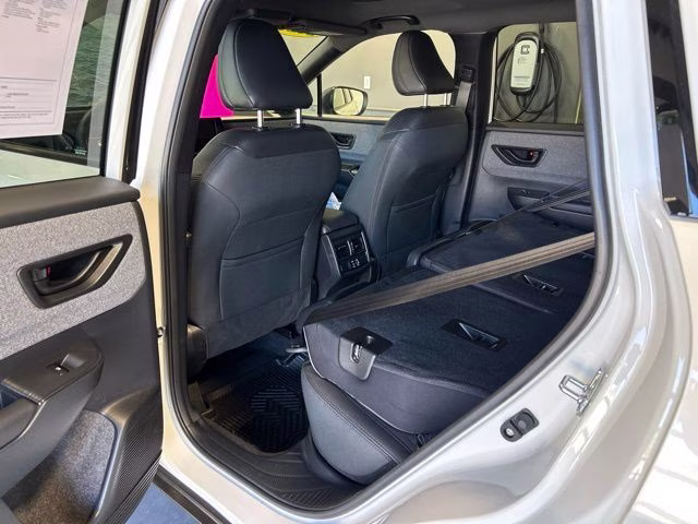 2026 Crystal White Pearl Subaru Outback Premium AWD SUV