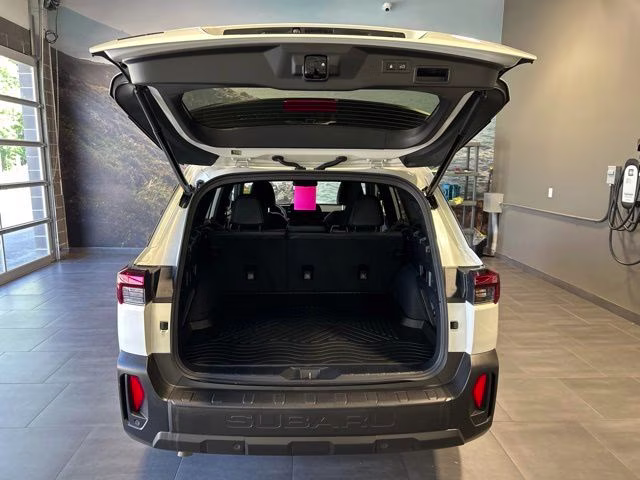 2026 Crystal White Pearl Subaru Outback Premium AWD SUV