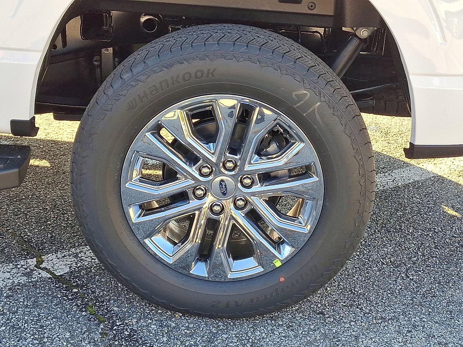 2025 Space White Metallic - A3 Ford F-150 LARIAT 4X4