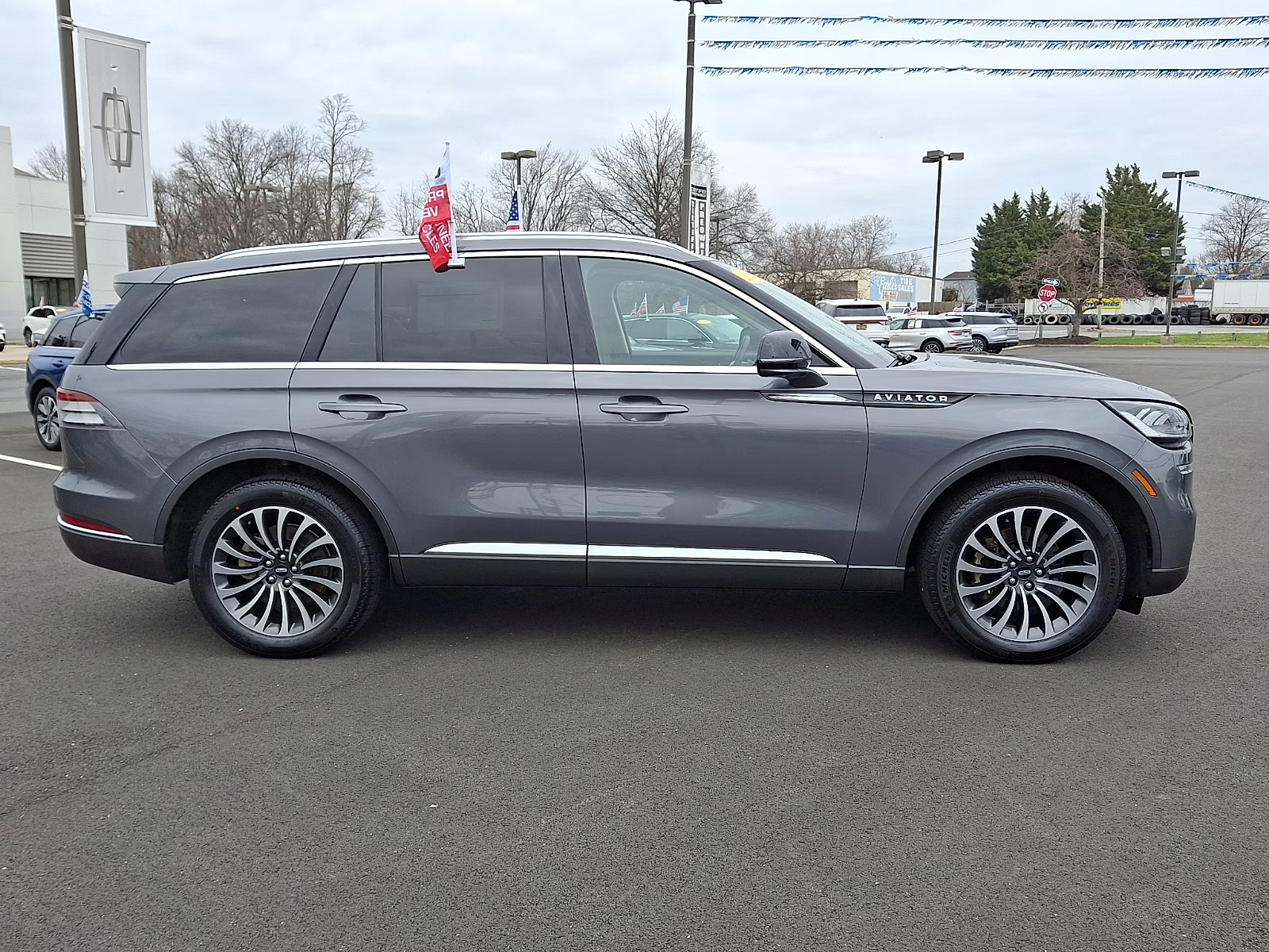 2022 Asher Gray Metallic Clearcoat - M7 Lincoln Aviator Standard AWD