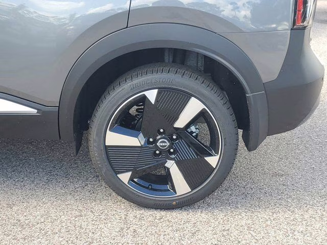 2026 Gun Metallic Nissan Kicks SR FWD SUV