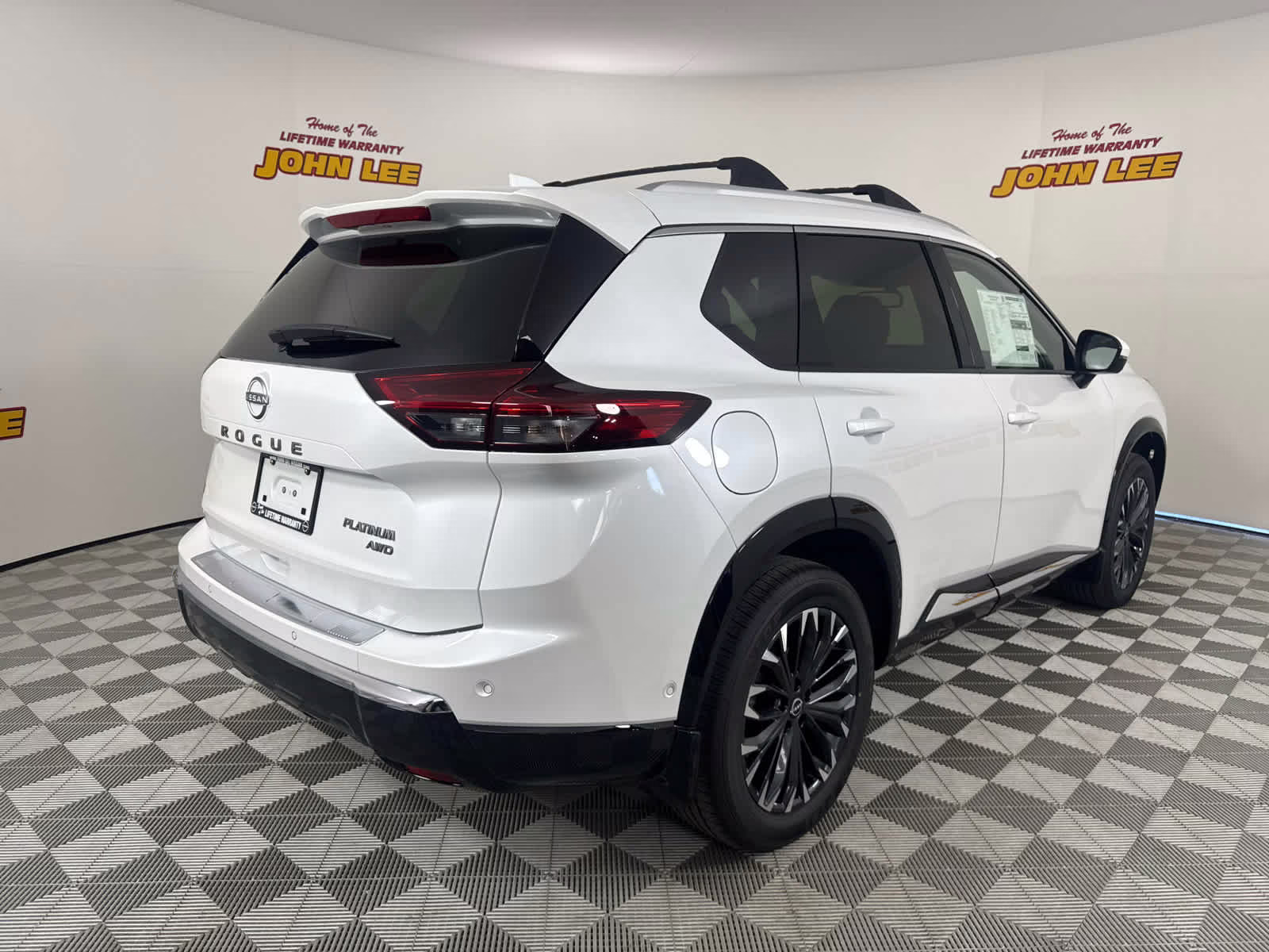 2026 Everest White Pearl Tricoat Nissan Rogue Platinum AWD SUV