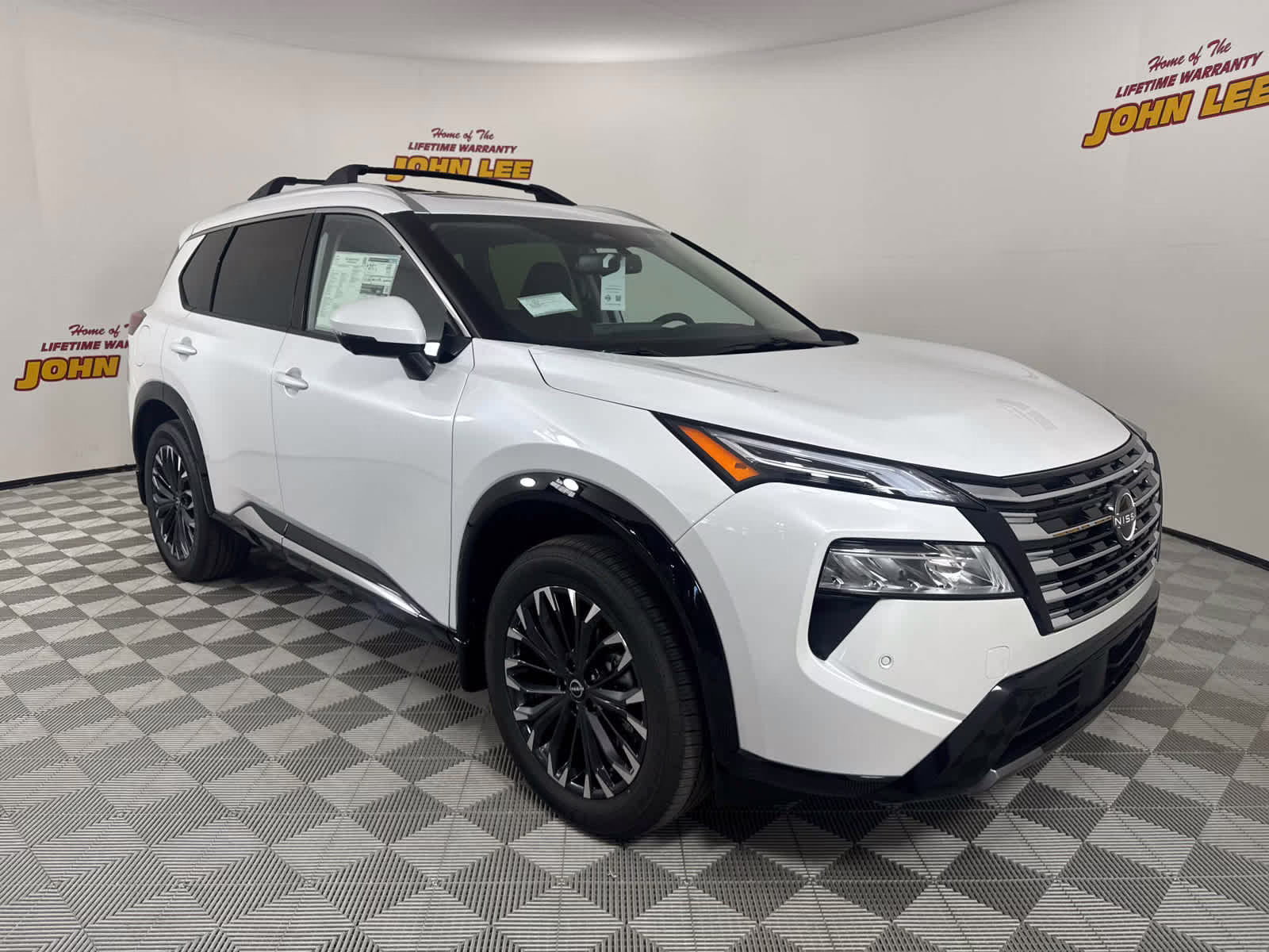 2026 Everest White Pearl Tricoat Nissan Rogue Platinum AWD SUV