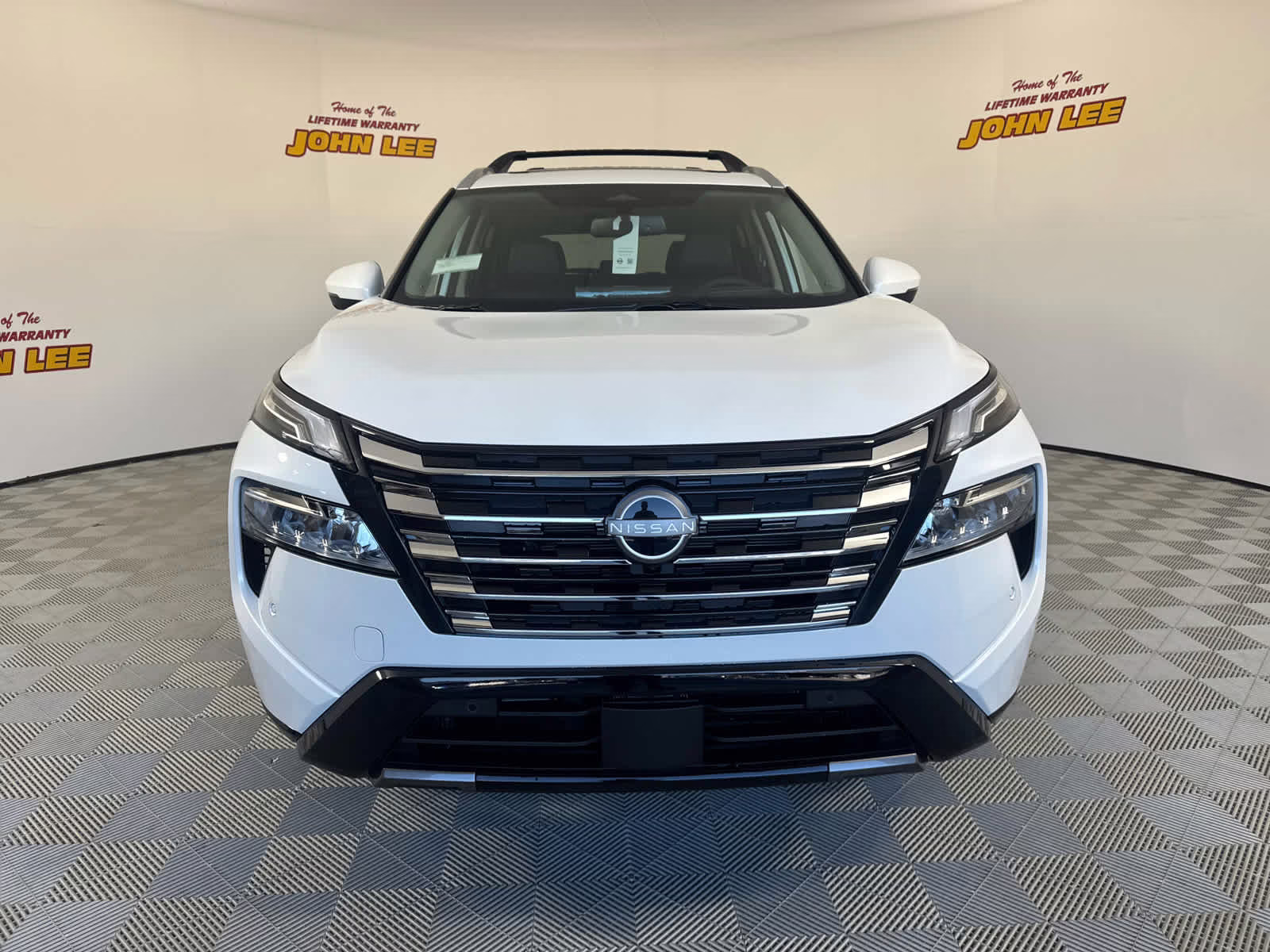 2026 Everest White Pearl Tricoat Nissan Rogue Platinum AWD SUV