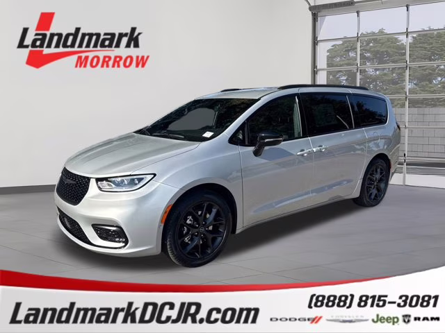 2026 Silver Mist Clearcoat Chrysler Pacifica Select FWD Van