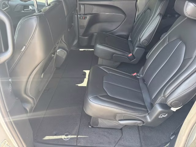 2026 Silver Mist Clearcoat Chrysler Pacifica Select FWD Van