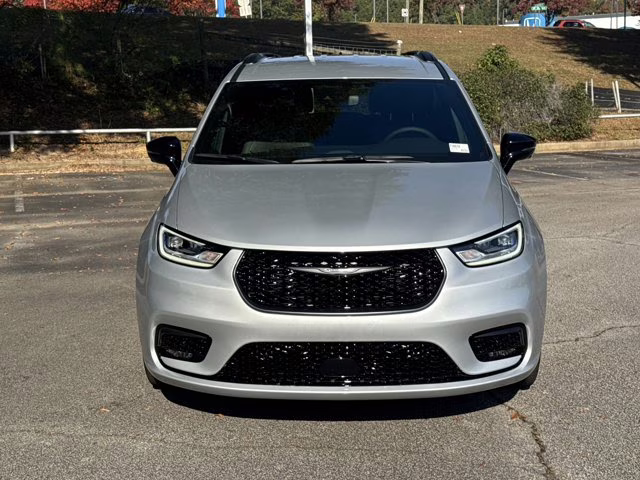 2026 Silver Mist Clearcoat Chrysler Pacifica Select FWD Van