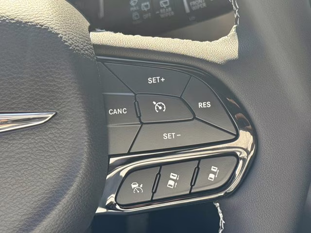 2026 Silver Mist Clearcoat Chrysler Pacifica Select FWD Van