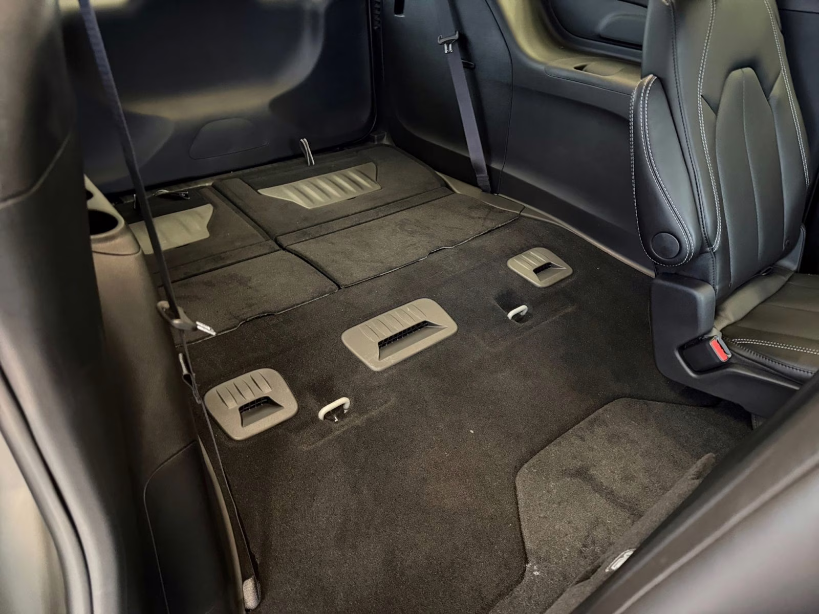 2026 Silver Mist Clearcoat Chrysler Pacifica Select AWD Van