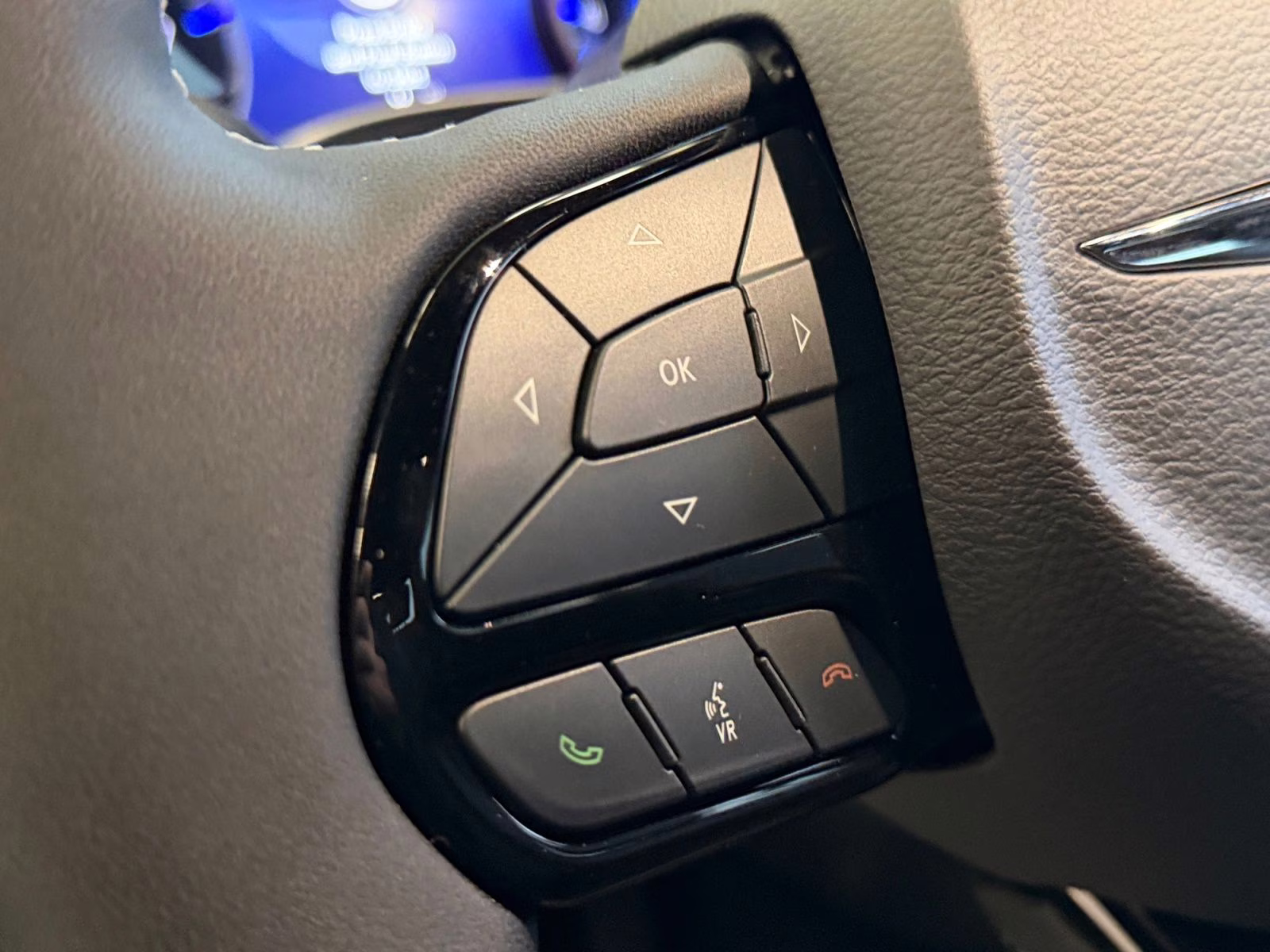 2026 Silver Mist Clearcoat Chrysler Pacifica Select AWD Van