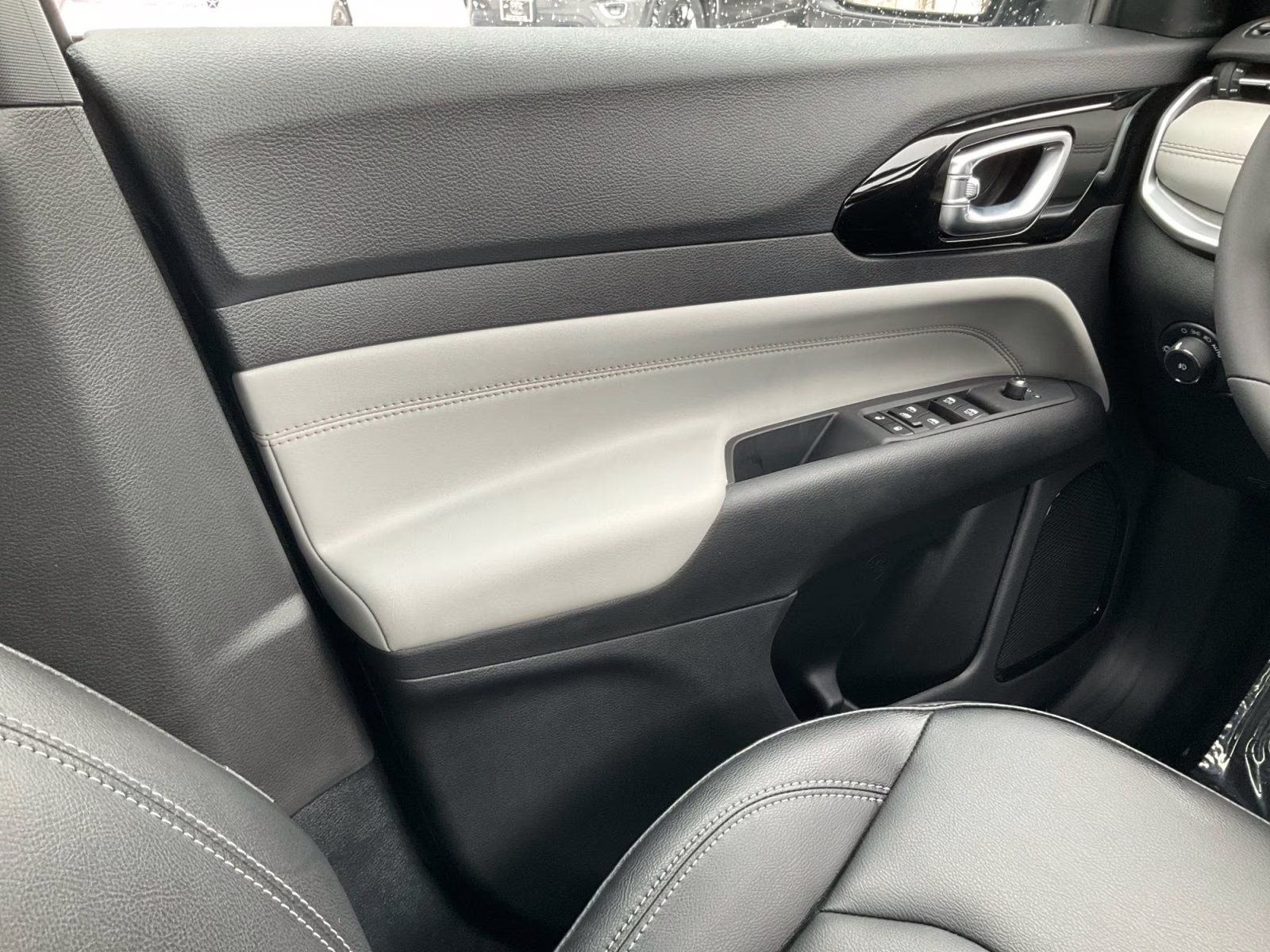 2026 Diamond Black Crystal Pearlcoat Jeep Compass Limited 4X4 SUV